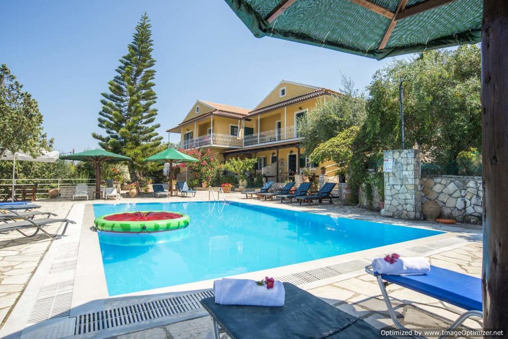 Christos Apartments & Studios Paxos Екстер'єр фото