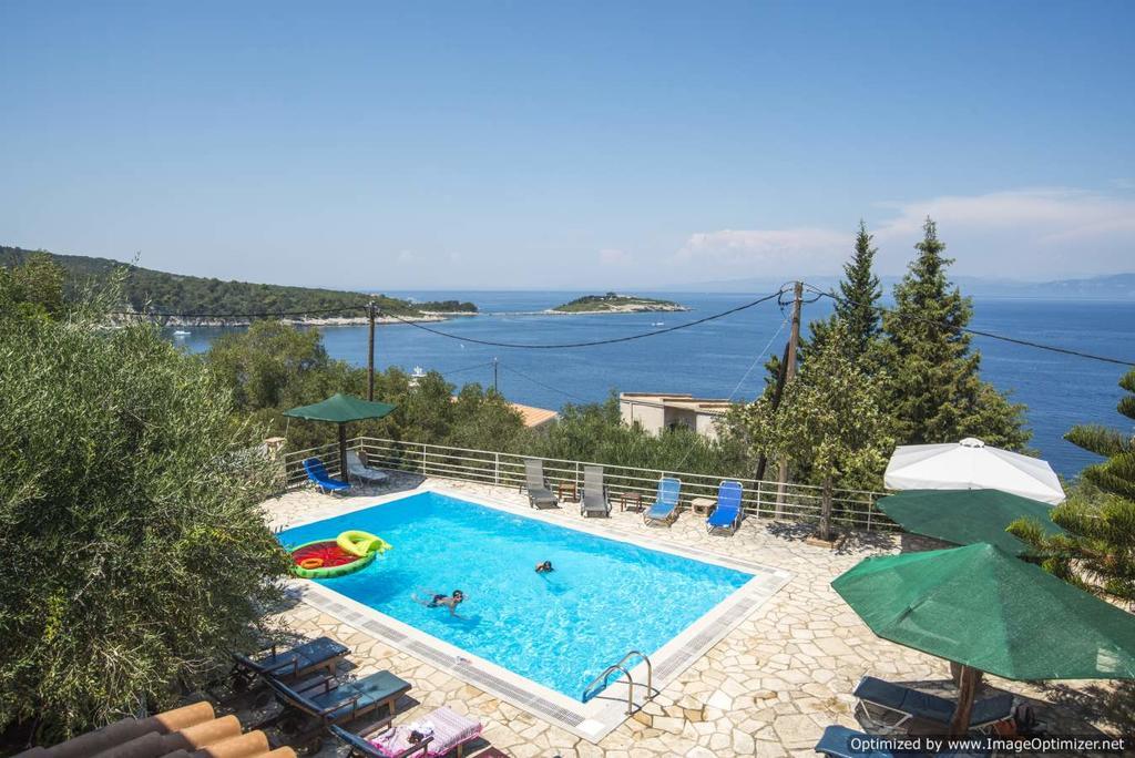 Christos Apartments & Studios Paxos Екстер'єр фото