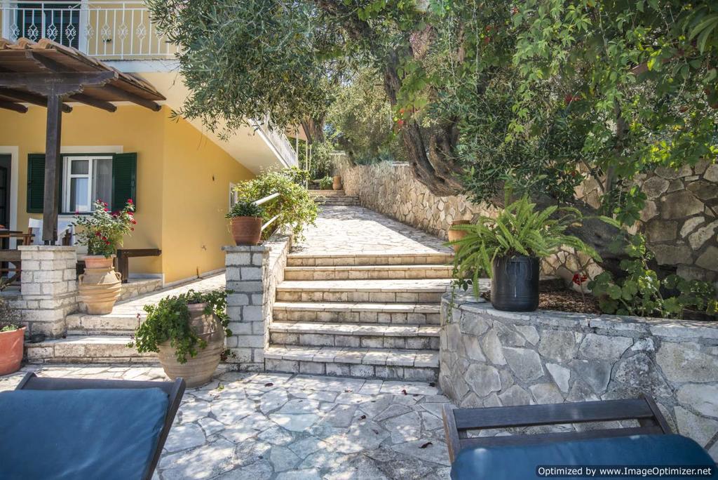 Christos Apartments & Studios Paxos Екстер'єр фото